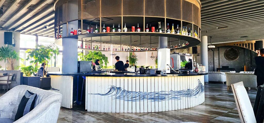 مطعم مارينا كافيه