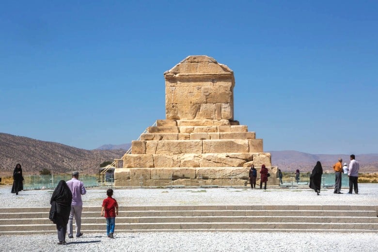 زيارة Psargadae في شيراز إيران