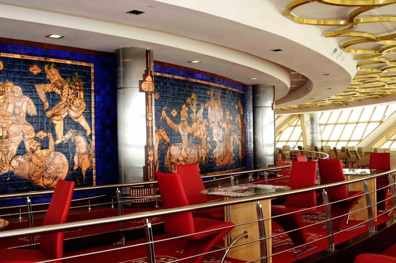 مطاعم برج الميلاد