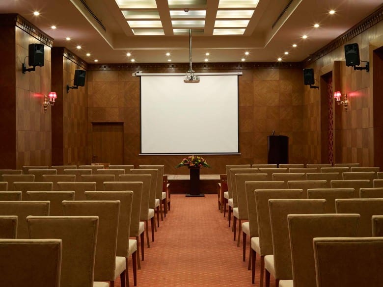 قاعة المؤتمرات والاجتماعية في فندق زنديه شيراز قاعة المؤتمرات والاجتماعية في فندق زنديه شيراز