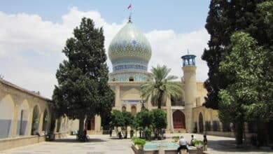 ضريح علي بن حمزة: معلم روحي في شيراز مرقد علي بن حمزة هولي، شيراز