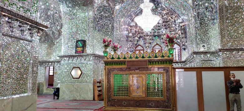 داخل مرقد على بن حمزة هولى