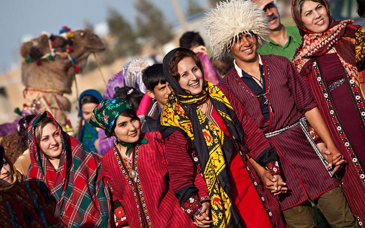 طقوس الزواج الإيرانية: عادات فريدة يجب أن تعرفها طقوس الزواج الإيرانية عادات فريدة يجب أن تعرفها ()