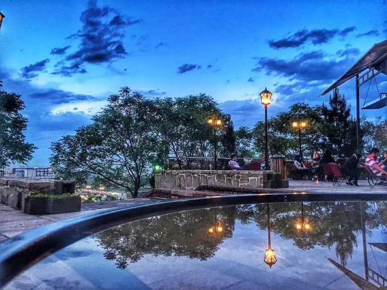 أفضل المقاهي في مشهد في جميع المناطق Lèon Cafe