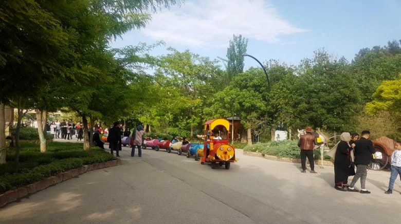 Visiting Mashhad Botanical Garden ()