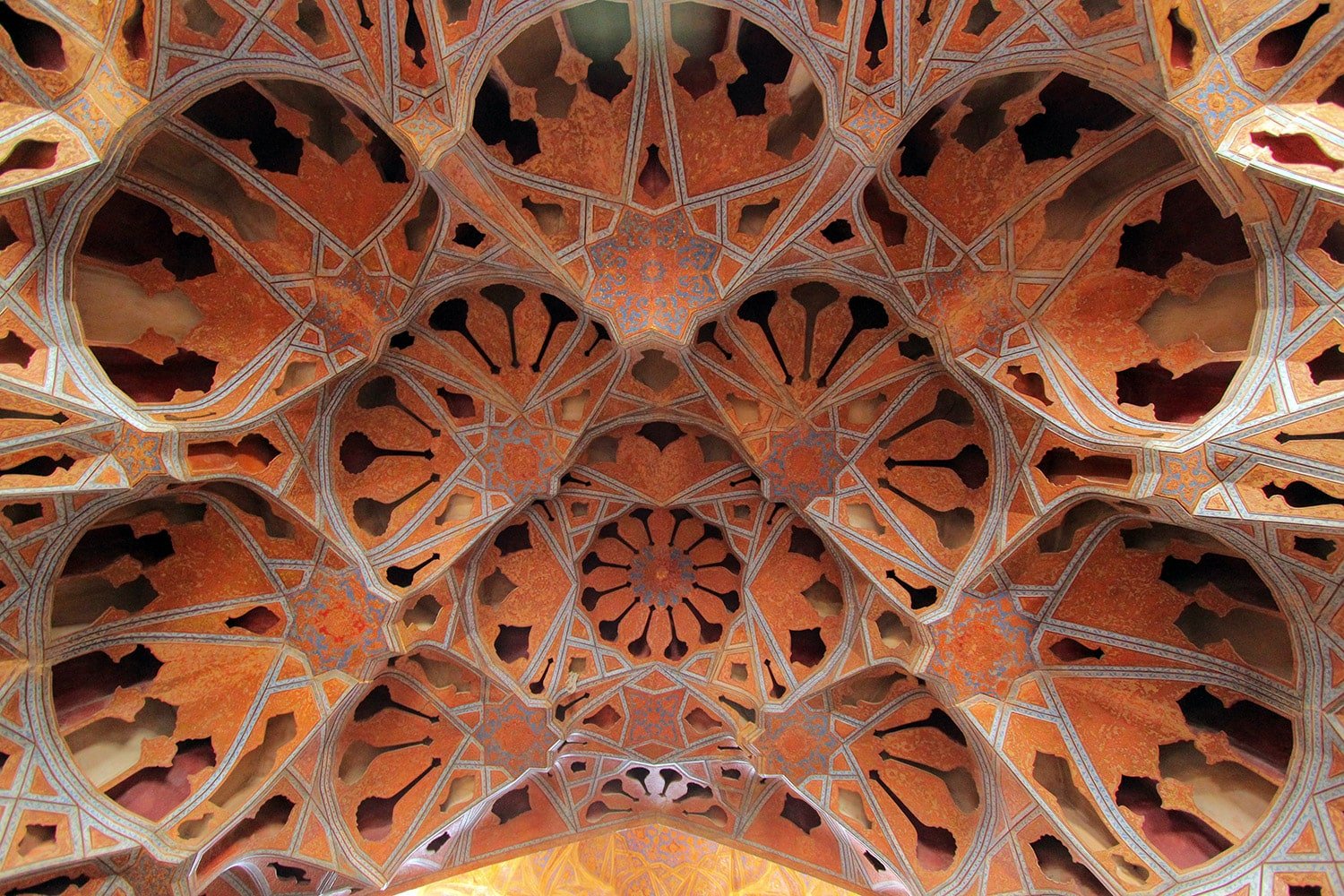 Isfahan Travel Guide: Must-See Sights And Attractions 6 Ali Qapoo