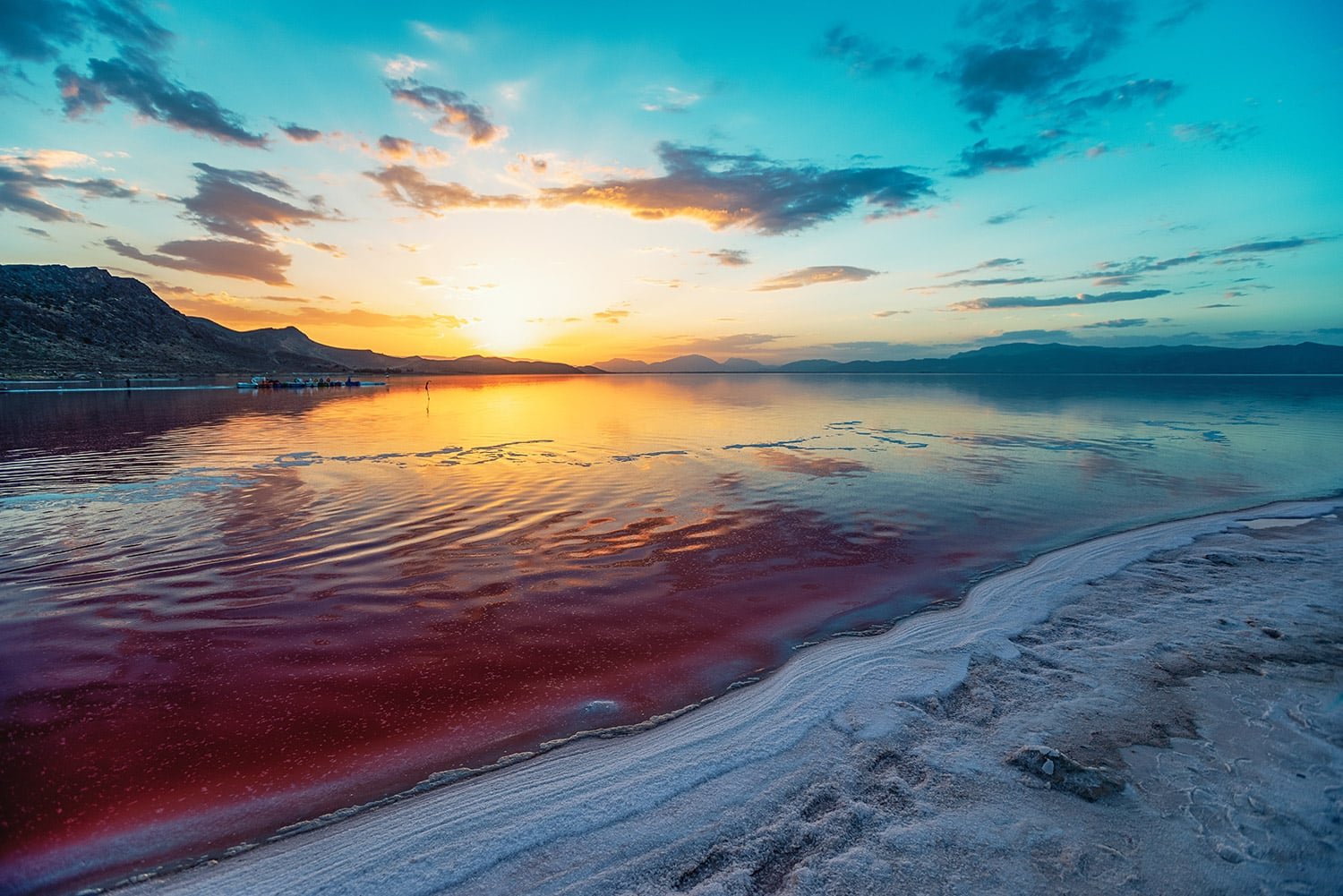 Maharloo Lake