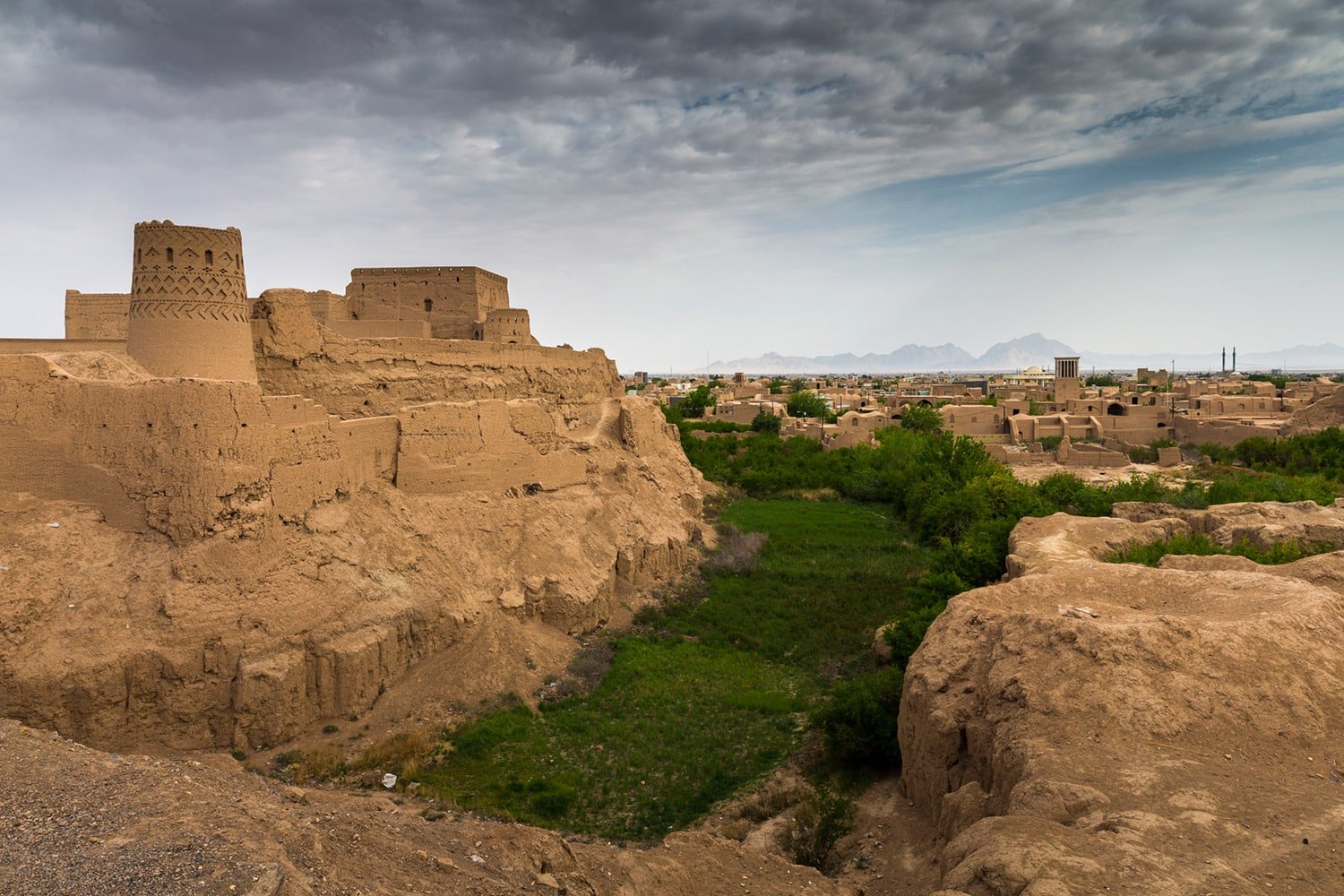Isfahan Travel Guide: Must-See Sights And Attractions 24 Narin Castle