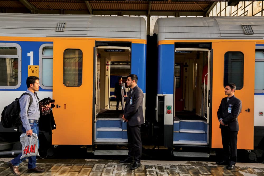 Train Iran The Zendegi Train From Raja Company