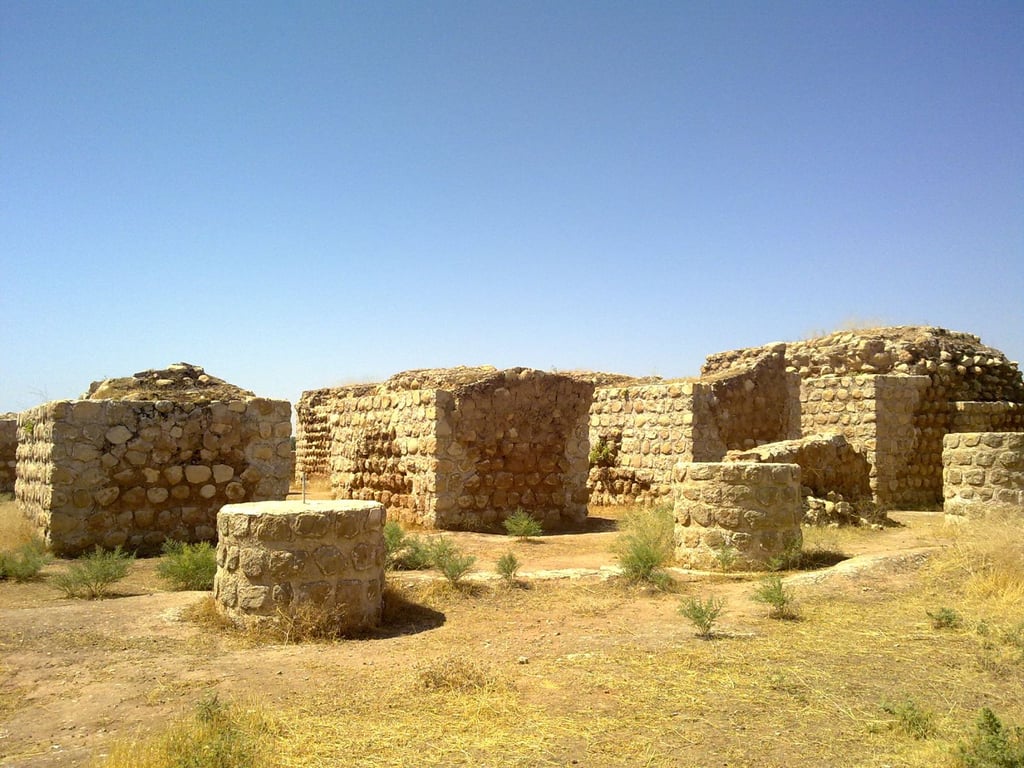 Khosrow Parviz Palace Qasre Shirin Iran By Wikipedia Khosrow Parviz Palace, Qasr-E Shirin, Iran