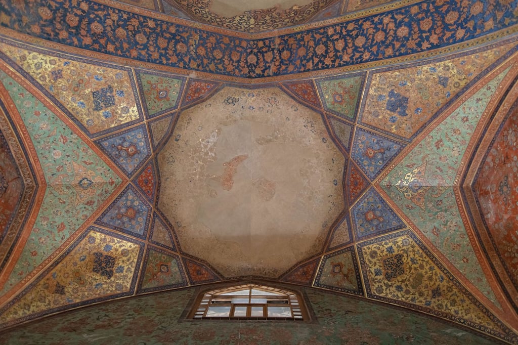 Patterns and Colors in Isfahan's Architecture