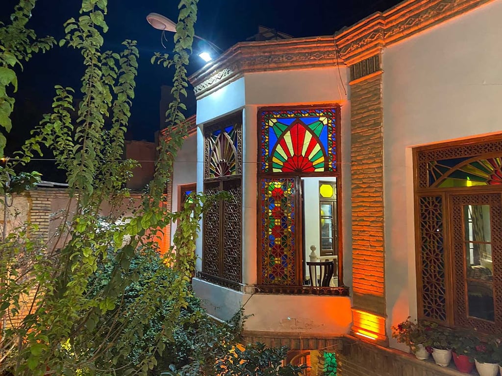 Yazdanpanah House In Qom