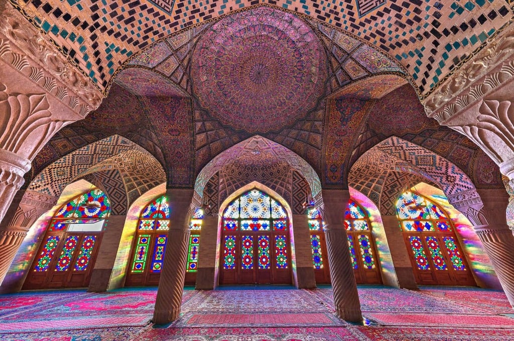 Nasir Al-Mulk Mosque Architecture