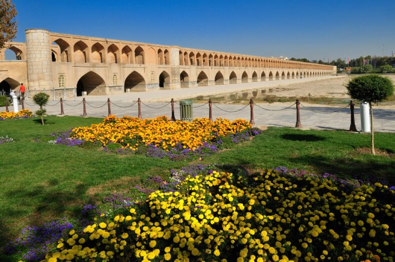 Si O Se Pol Bridge In Summer, Isfahan, Iran