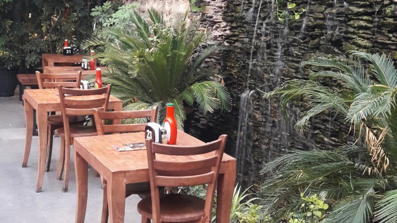 The Best Restaurants And Cafes In Shiraz (Top 10) 8 Gabric Fast Food, Shiraz