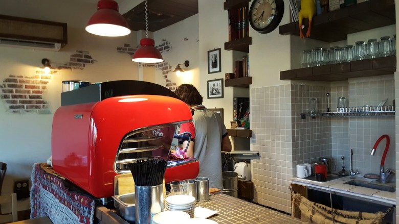 The Best Restaurants And Cafes In Shiraz (Top 10) 13 Joulep Café, Shiraz