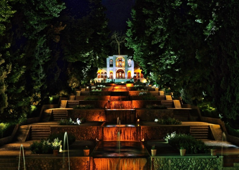 Shahzadeh Mahan Garden: A Paradise In The Heart Of The Desert 6 Prince Mahan'S Garden At Night