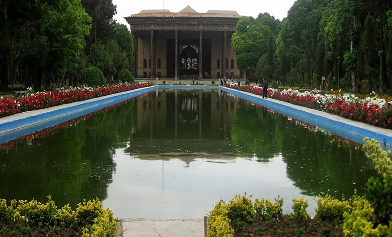 Chehel Sotoun Garden in Isfahan