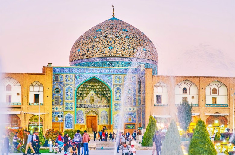 Sheikh Lotfollah Mosque In Isfahan: An Architectural Masterpiece 2 Visiting Sheikh Lotfollah Mosque In Isfahan