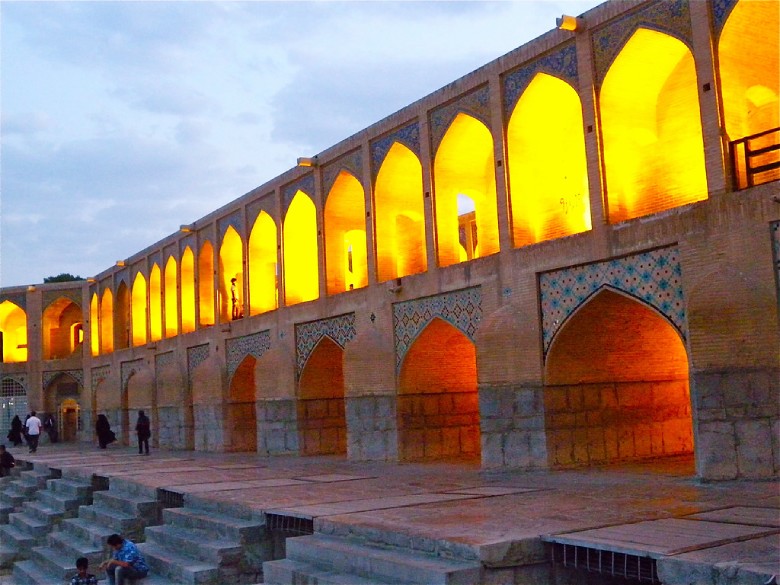 Visiting Khajou Bridge In Isfahan