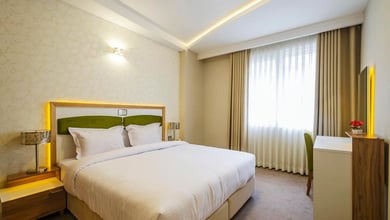 Best Budget Hotels In Mashhad (Hayat Shargh Hotel)