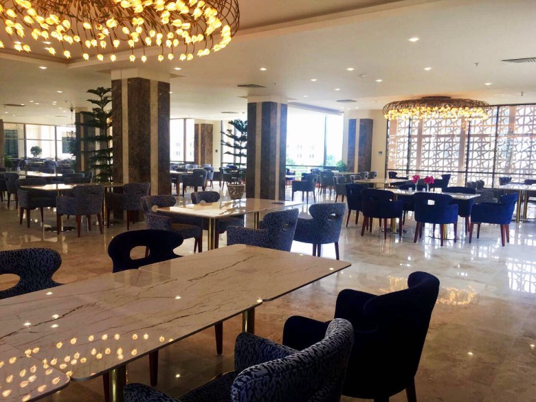 Restaurant And Café At Mirage Hotel Kish