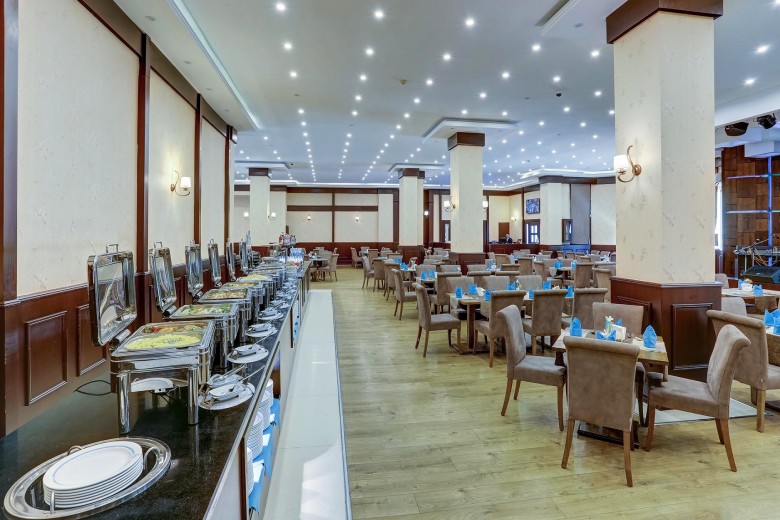 Restaurants And Cafés At Shaygan Hotel