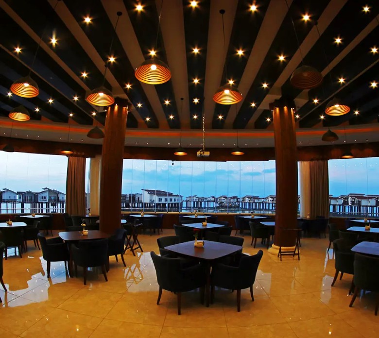 Ride The Waves: Floating Toranj Hotel In Kish Review 5 Restaurants At Toranj Hotel In Kish Island