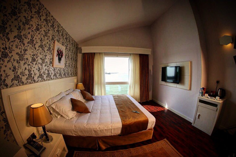 Ride The Waves: Floating Toranj Hotel In Kish Review 4 Rooms Of Toranj Hotel, Kish