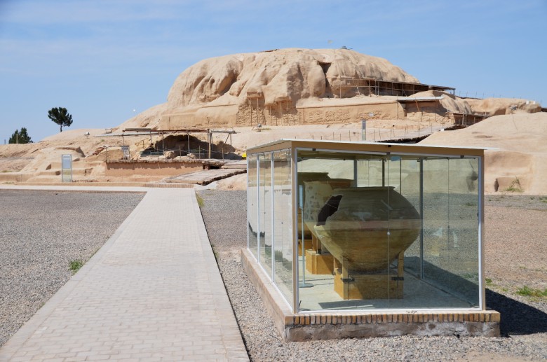 What To See In Kashan: Travel Tips For First-Time Visitors 2 Archaeological Site Of Sialk Hills ()