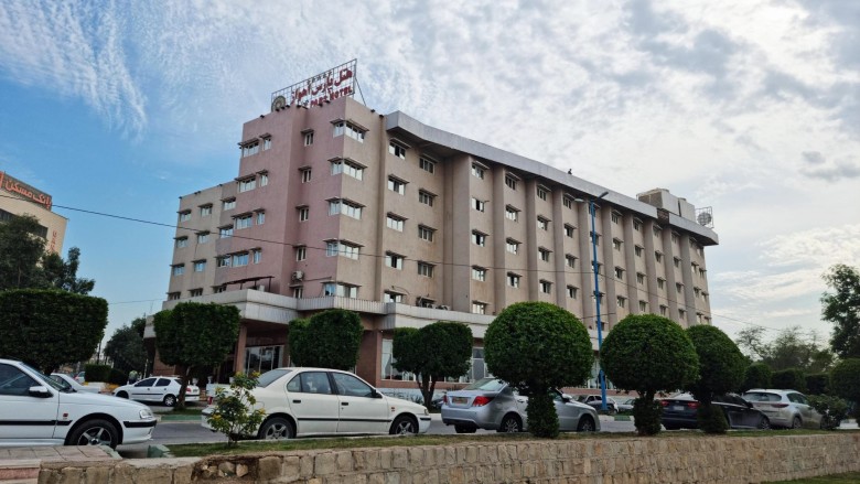 Which Hotels In Iran Offer Hourly Reservations? 10 Pars Ahvaz Hotel