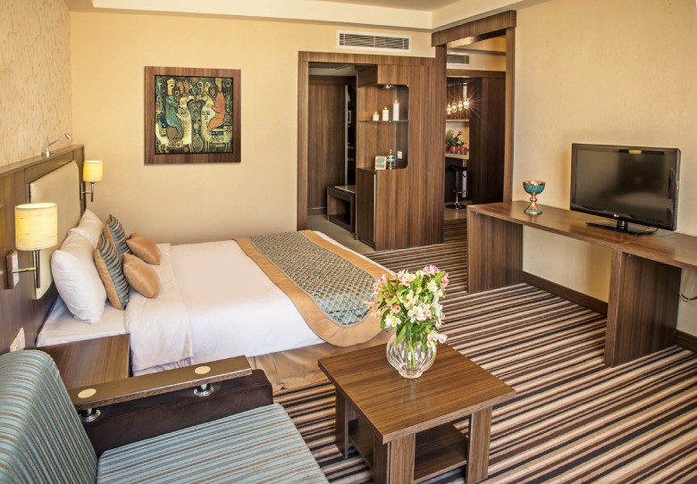 Which Hotels In Iran Offer Hourly Reservations? 6 Parsian Enghelab Hotel Tehran