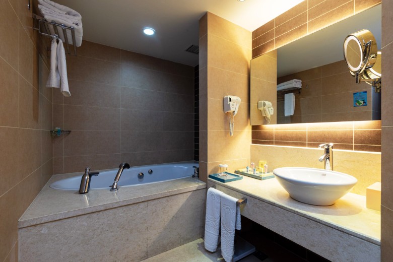 Rooms Amenities At Parsian Azadi Hotel