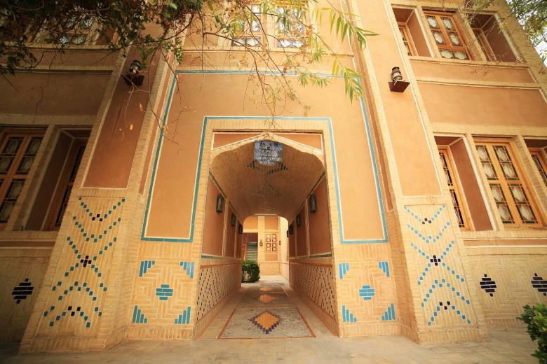 Staying At Moshir Al Mamalek Traditional Hotel, Yazd