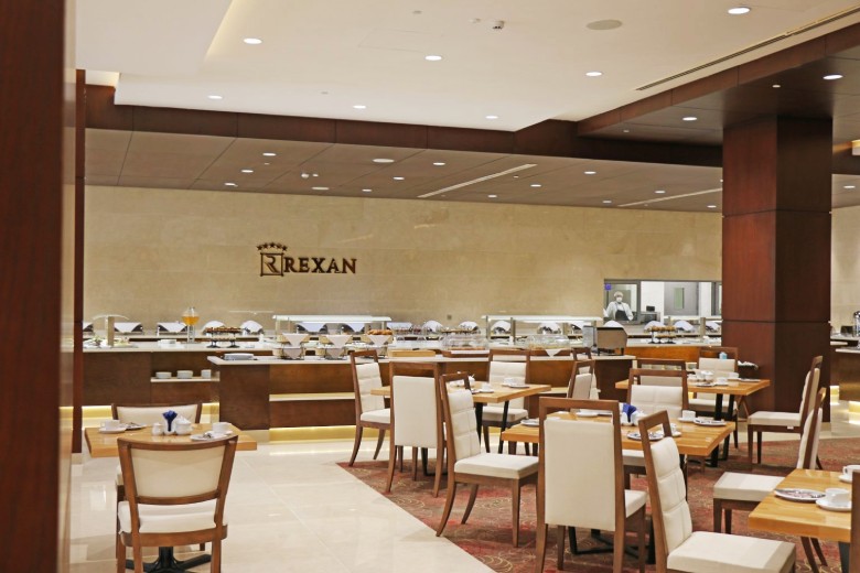 Amenities And Services Of Ghasr Al-Ziafeh Qods Hotel