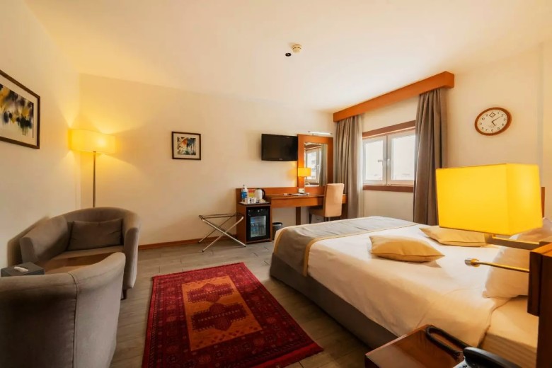 Elysee Hotel Shiraz: A European Touch 4 Elysee Hotel Rooms