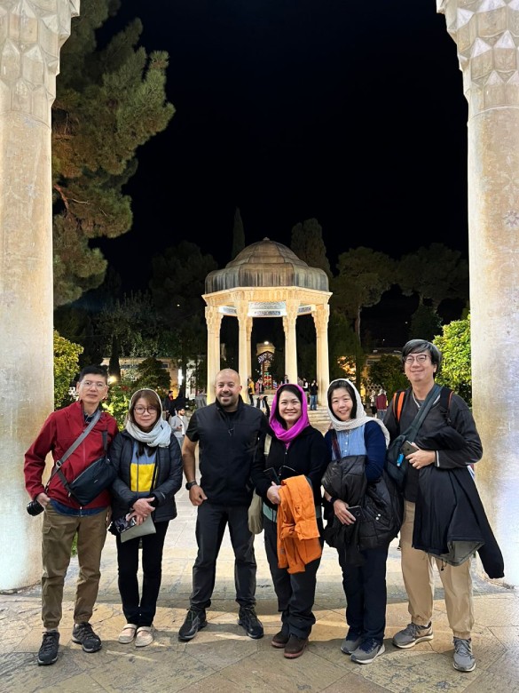 Top Safety Tips For Traveling In Iran: Stay Informed And Secure 2 Respecting Local Customs In Iran