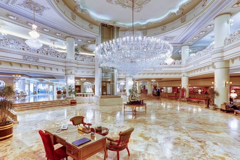 Golden Palace Hotel, Lobby