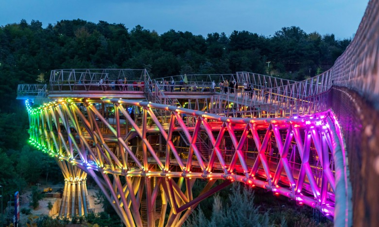 Tabiat Bridge By Iranian Architect Leila Araghian In Tehran