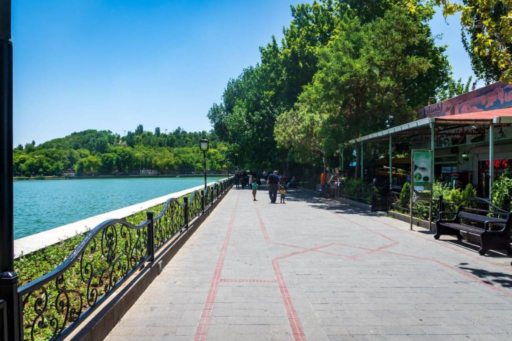 El Goli Park A Tabriz Icon For Visitors