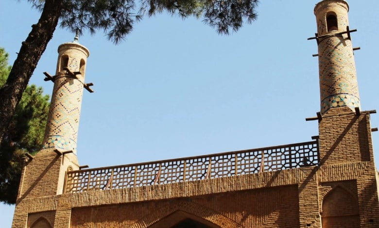 Menar Jonban: Witness The Marvel Of Shaking Minarets 1 Menar Jonban, Isfahan, Iran