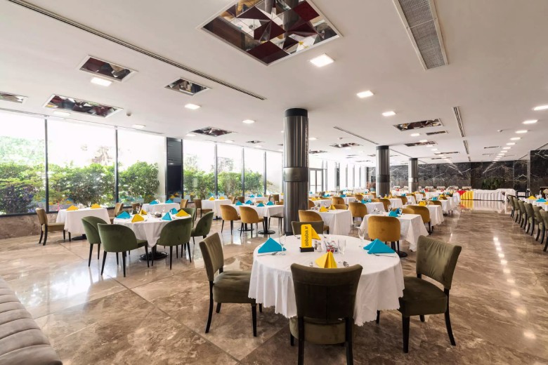 Tehran Laleh Hotel'S Restaurants And Coffee Shops
