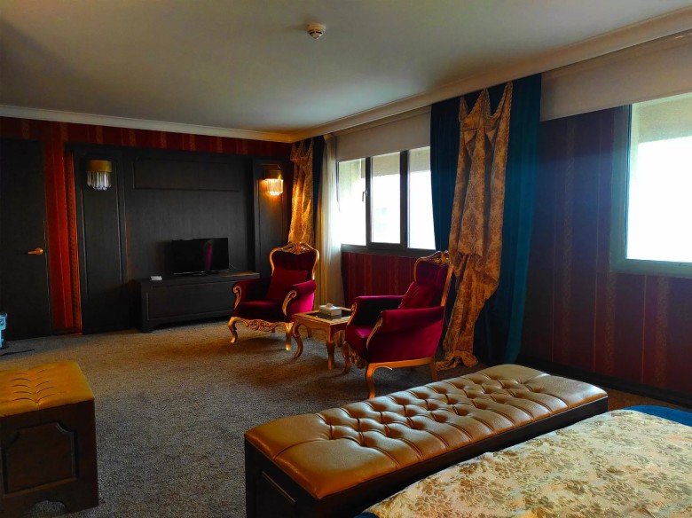 Tehran Laleh Hotel'S Rooms And Suites