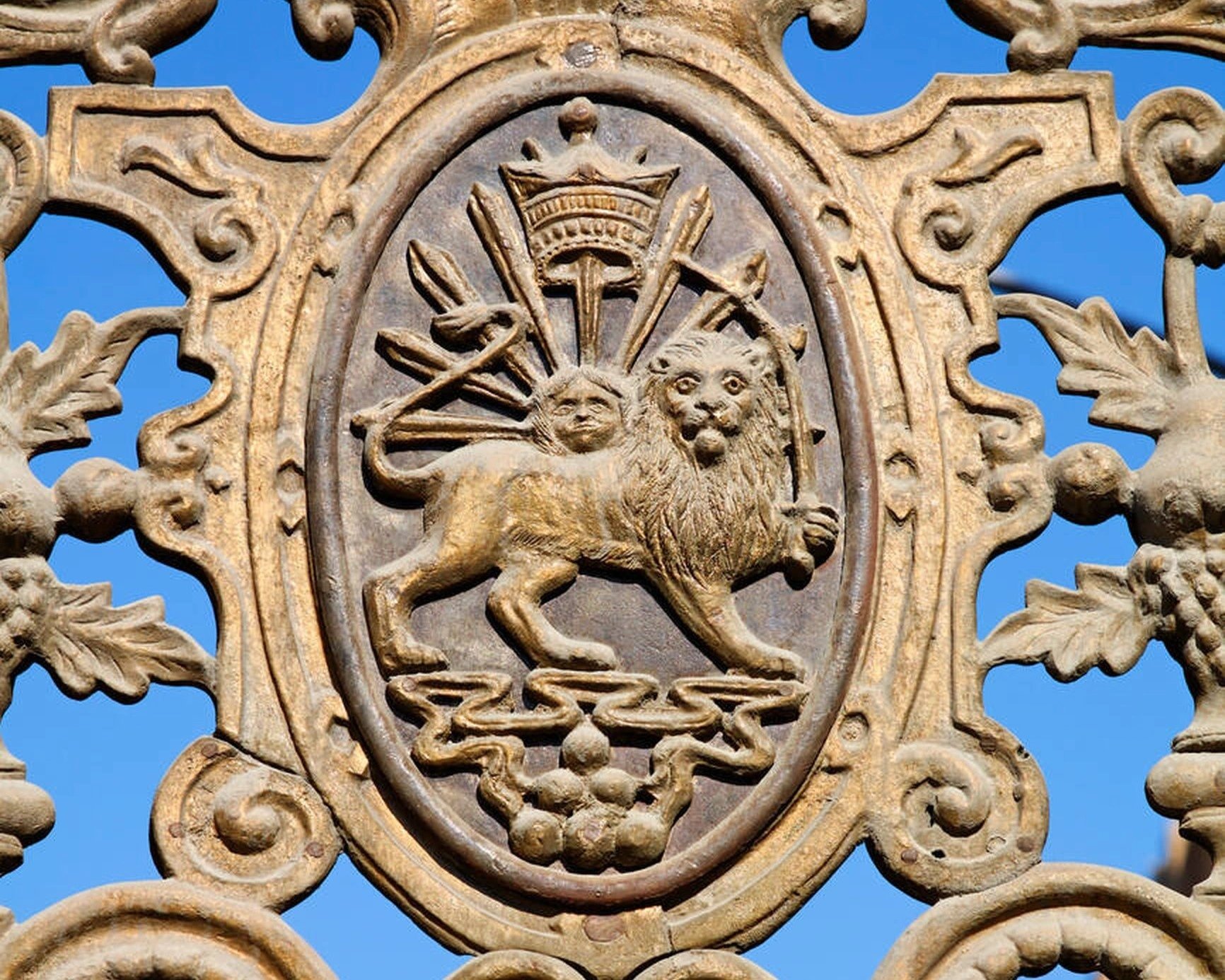 Bagh-E Melli: Discover Iran'S National Heritage 6 Intricate Detail Of Bagh E Melli Gate