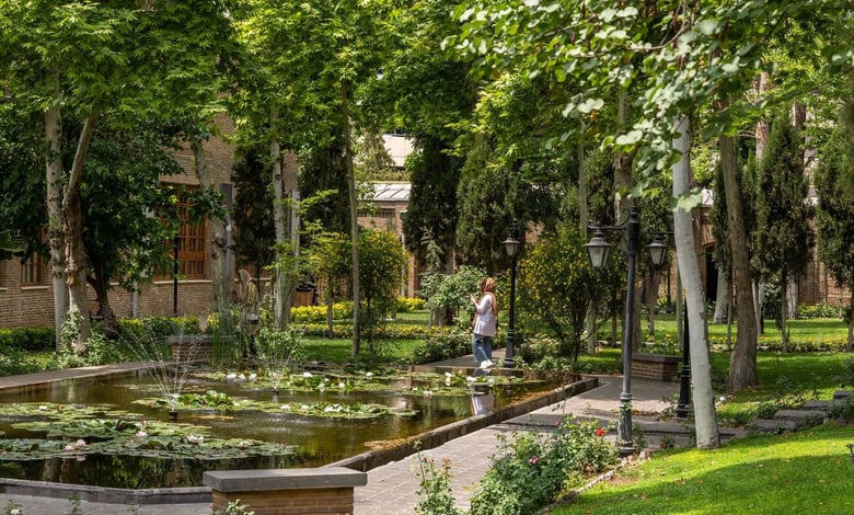 Negarestan Garden With Pond And Fountain In Teheran, Iran