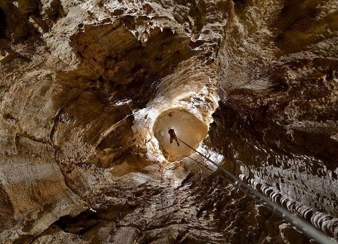 Parau Cave: An Adventurer’s Underground Challenge 4 Parau Cave’s Nearby Attractions