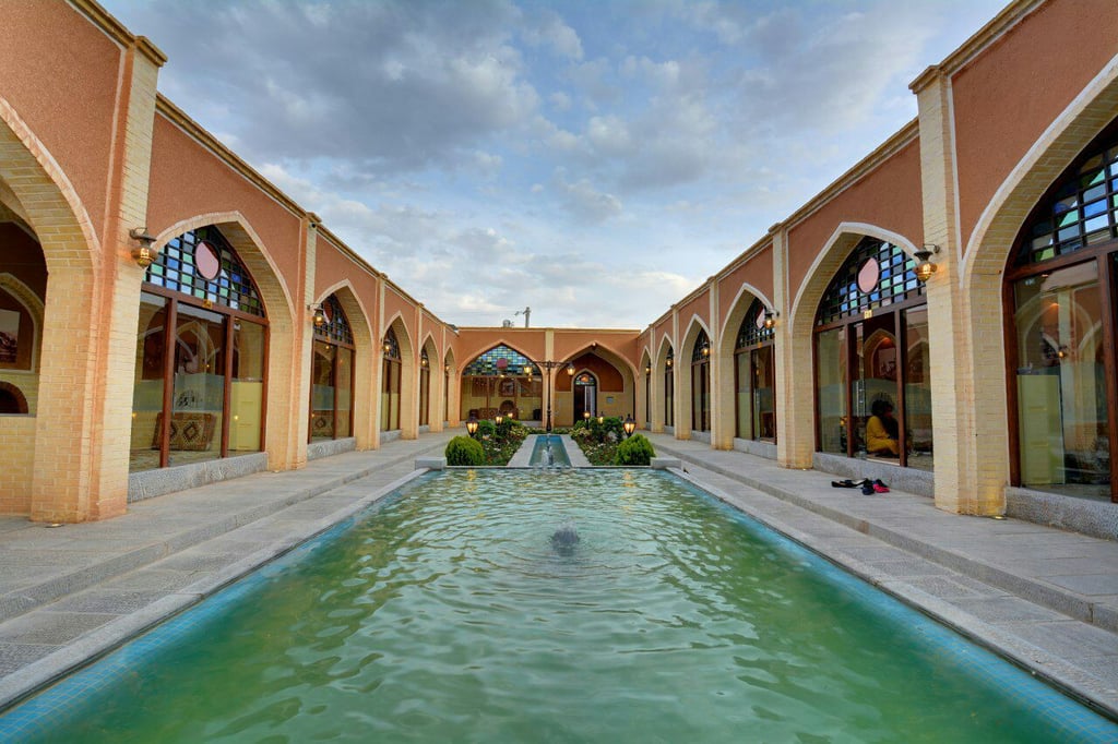 Best Restaurants In Isfahan: Top Picks For Iranian And International Tourists 9 Sadranshin