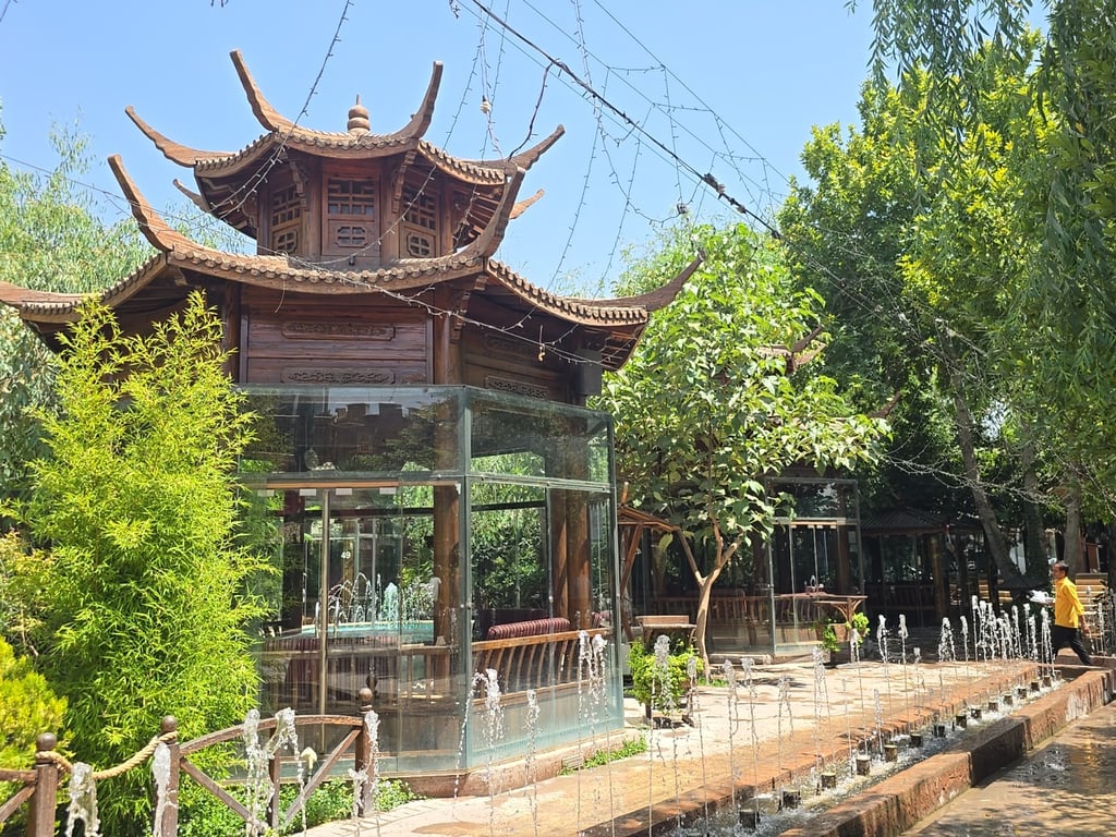 Best Restaurants In Isfahan: Top Picks For Iranian And International Tourists 23 Shab Neshin