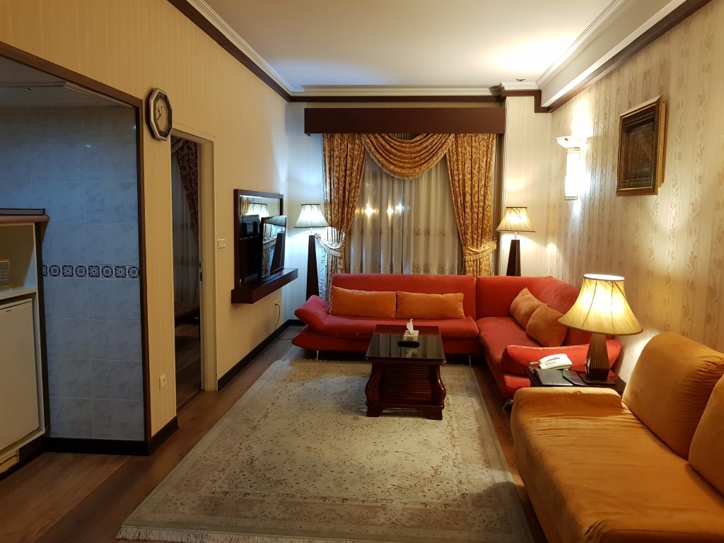 Book Ghasr Alziafe Hotel in Mashhad - قصر الضيافة مشهد