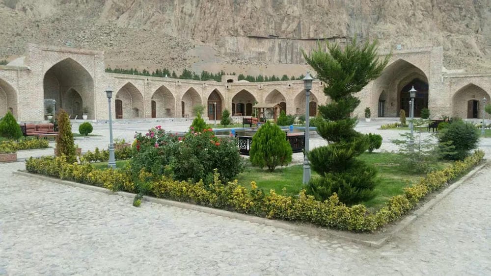 Laleh Bisotun Hotel Kermanshah